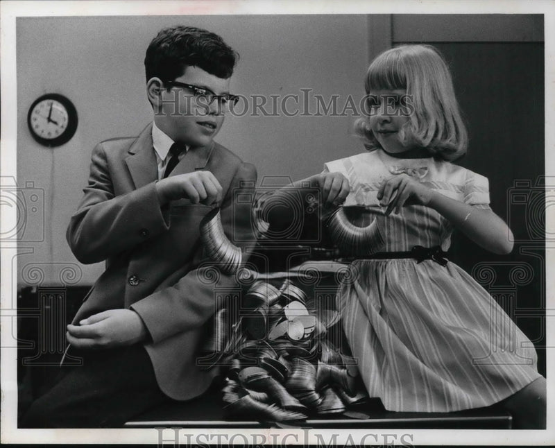 Load image into Gallery viewer, 1967 Press Photo Conrad Dreby &amp; Monica Slenkovich at Lakewood Recreation Dept.
