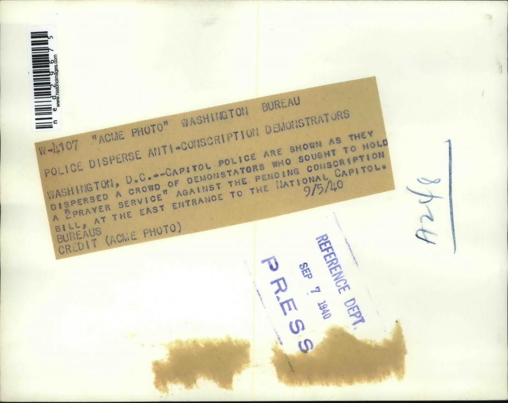 1940 Press Photo Police disperse anti-conscription demonstrations