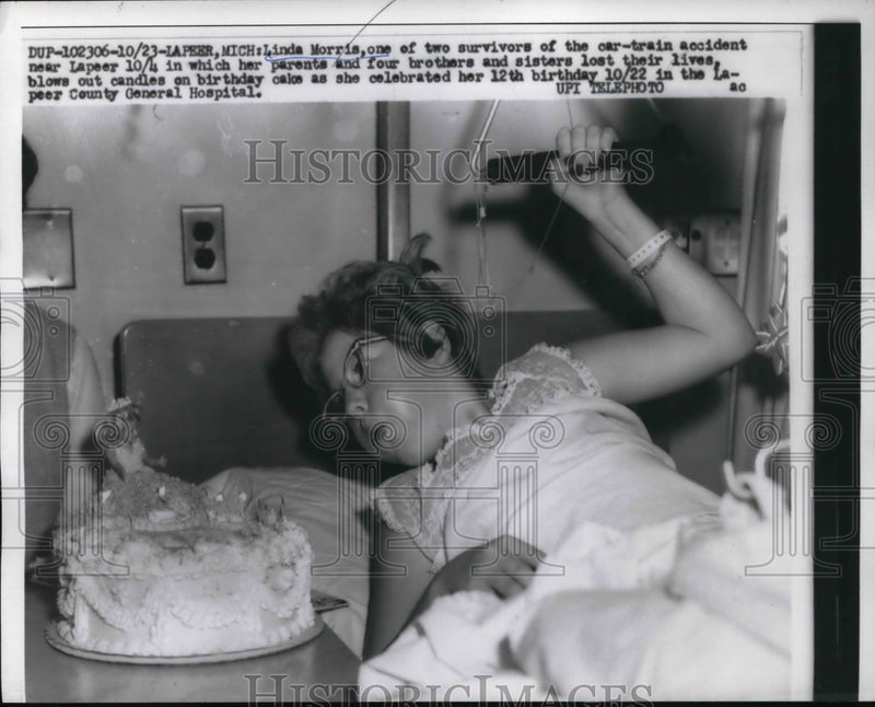 Load image into Gallery viewer, 1959 Press Photo LaPeer Mich Linda MOrris one of two survivors of the car train
