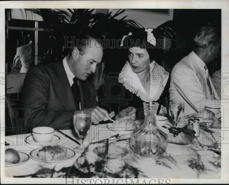 Load image into Gallery viewer, 1939 Press Photo Crown Prince Olav and Mrs. Bricher, wife of Ohio governor.
