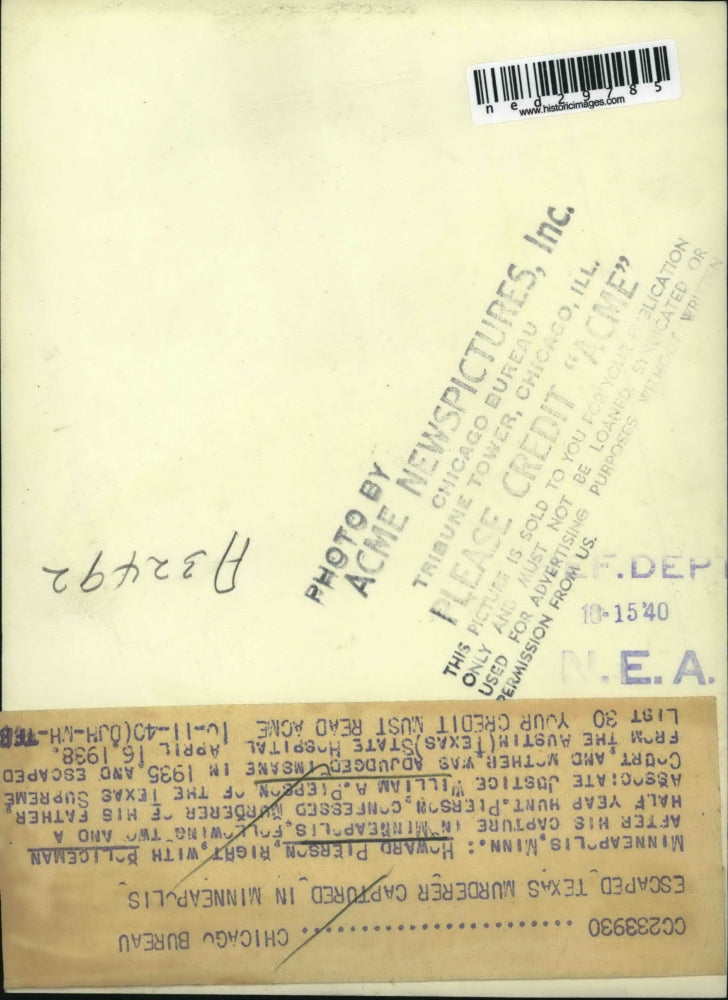 1940 Press Photo Minneapolis Minn Howard Pierson with Policeman after his captur