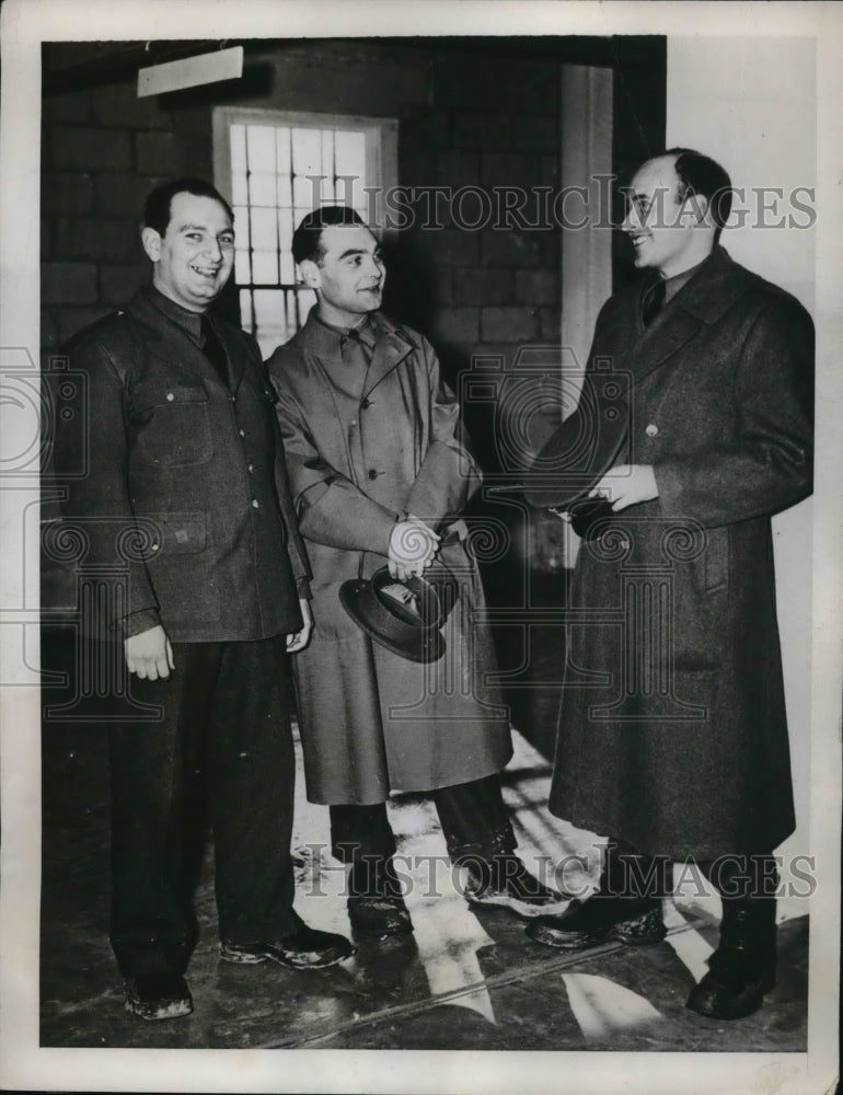 1941 Press Photo New recruits at Fort Dix, NJ that are doctors and dentists.