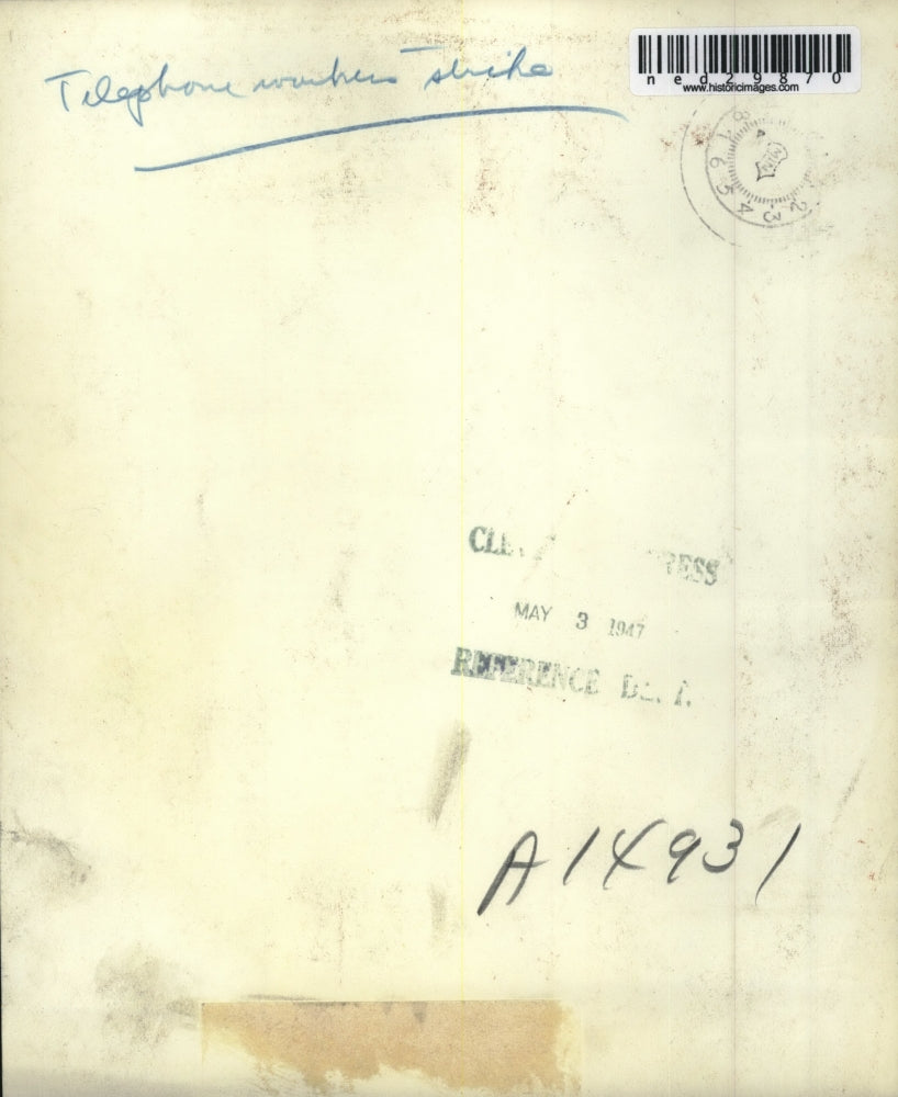 1947 Press Photo Eddie Trunck with telephone strikers in Denver