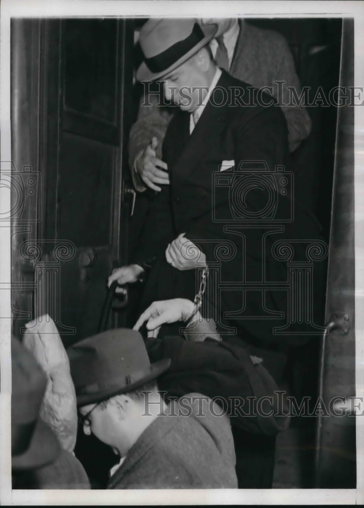 1938 Press Photo Richard Whitney's Last Train Ride Before Imprisonment