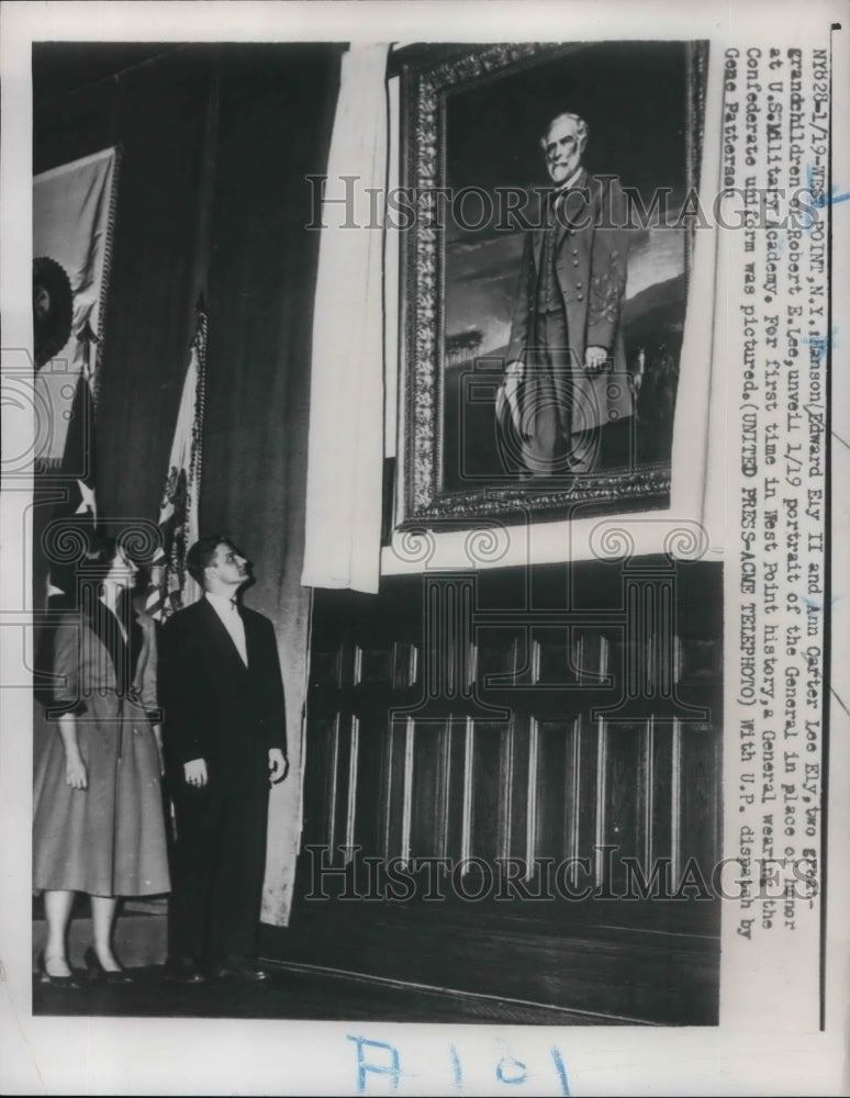 1952 Press Photo Hanson Ely II and Ann Ely Unveil Portrait Of Robert E. Lee