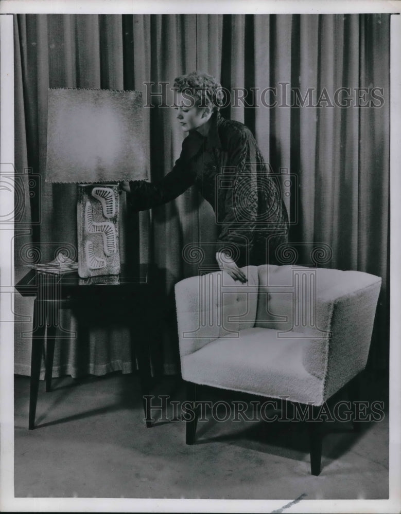 Load image into Gallery viewer, 1951 Press Photo Women advertising chair and lamp
