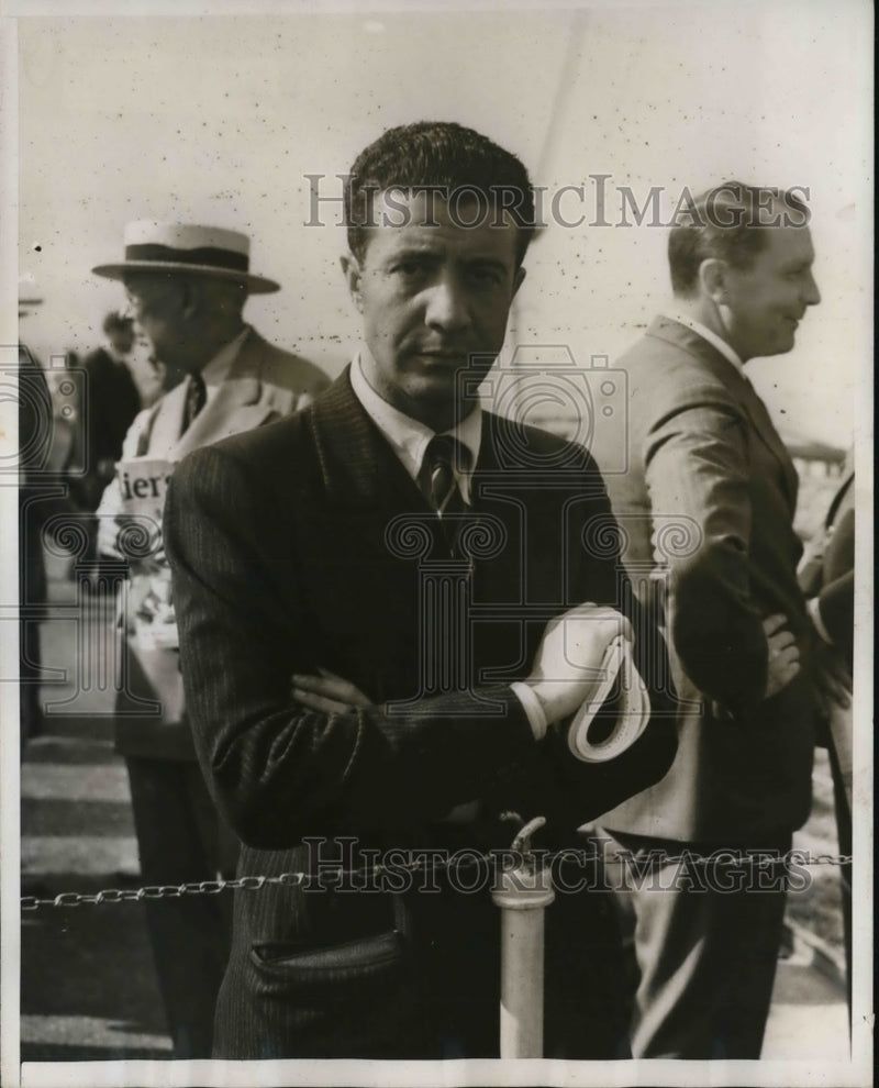 Load image into Gallery viewer, 1939 Press Photo Guido Coen who took emergency flight to see dying infant
