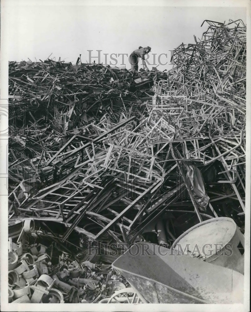 1942 Press Photo Scrap Metal Pile in LA to be Delivered to Steel Mills