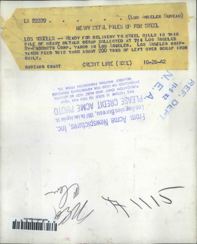 1942 Press Photo Scrap Metal Pile in LA to be Delivered to Steel Mills