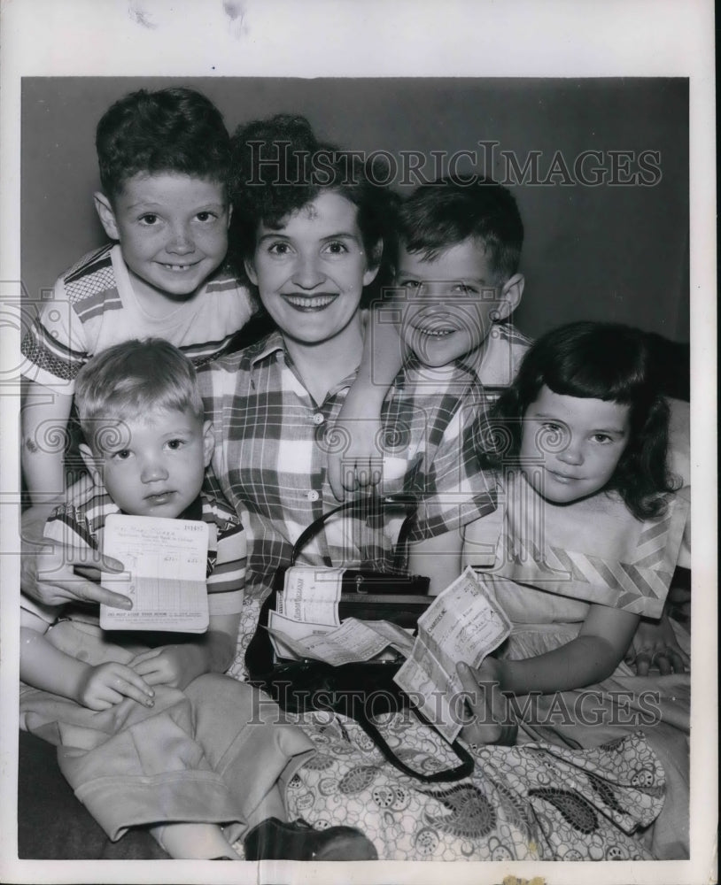 1953 Press Photo Chicago The luck of the Irish didn't have much meaning in the
