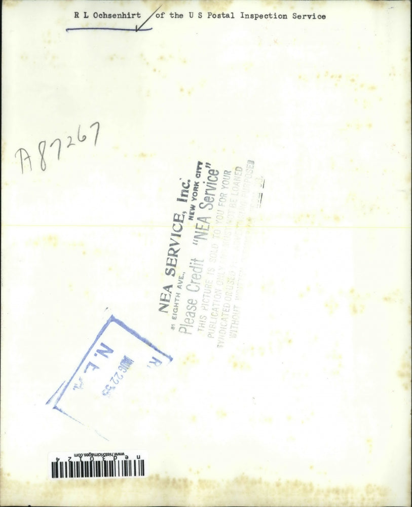 1955 Press Photo R.L. Ochsenhirt of the U.S. Postal Inspection Service