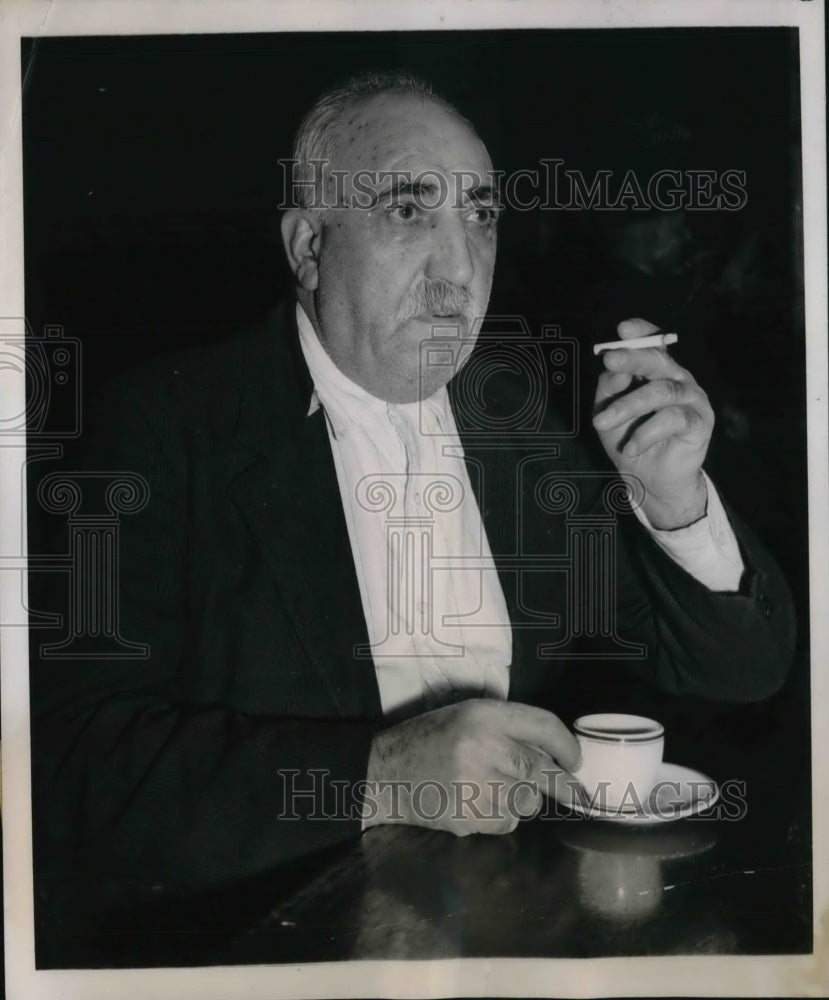 1940 Press Photo Mohammed Oasman Tannery Worker returned to his native turkey