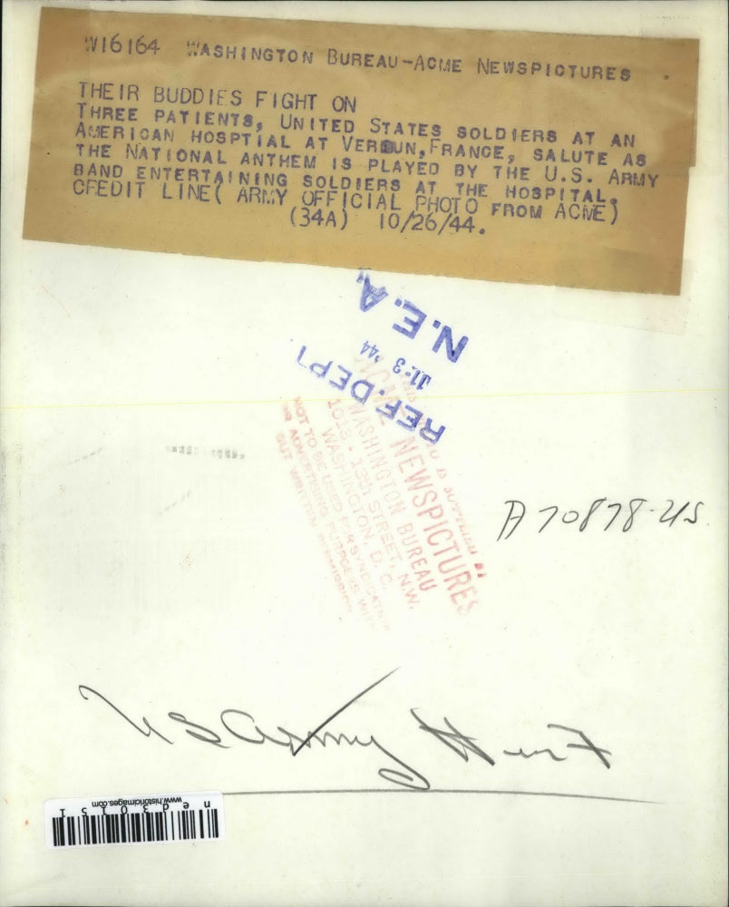 1944 Press Photo Three Soldiers and Patients at Hospital in France Saluting