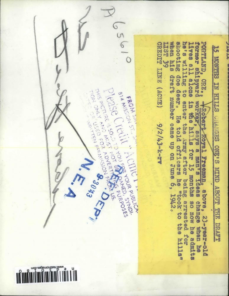 1943 Press Photo Robert Freeman Avoids Draft By Living in Hills For 15 Months