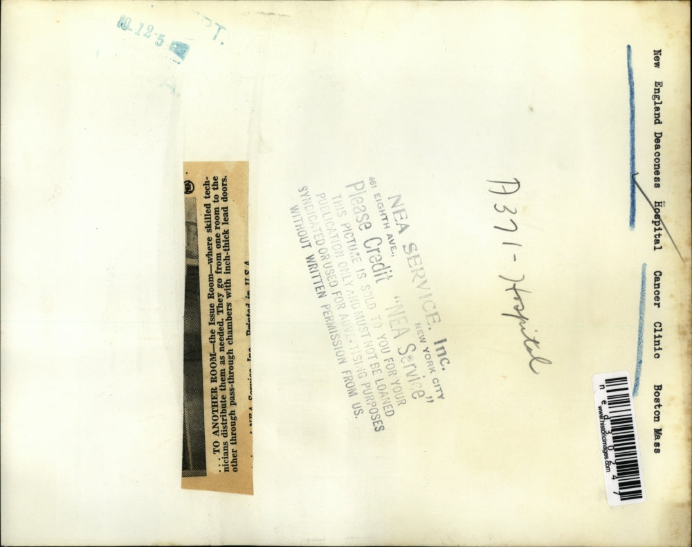 1952 Press Photo New England Deconess Hospital Cancer Clinic in Boston, Mass.