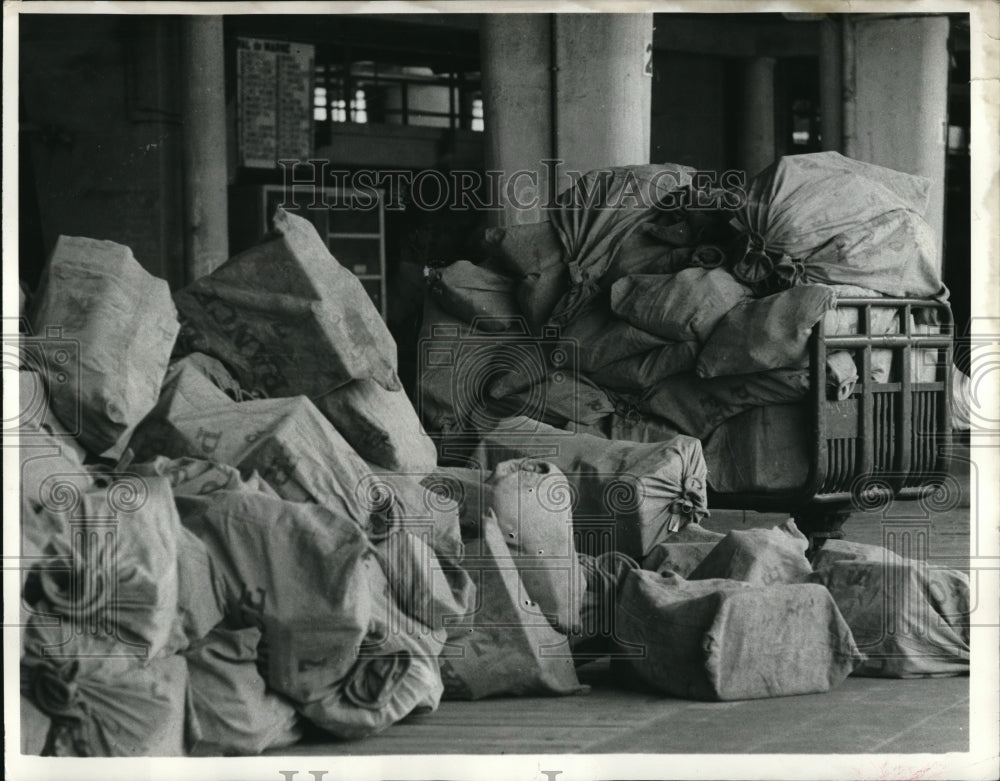 1968 Press Photo Bags of undelivered mail in Paris, France