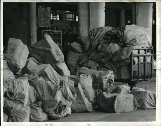 1968 Press Photo Bags of undelivered mail in Paris, France