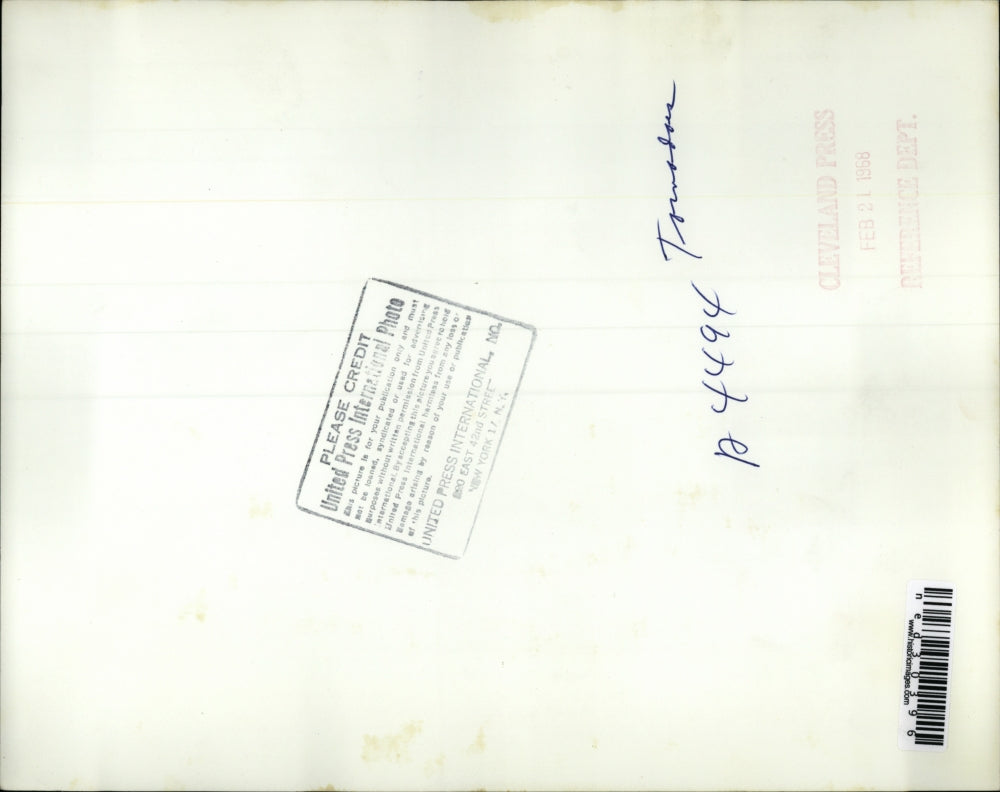 1968 Press Photo Owner of a small business after tornado hits Miami, Florida