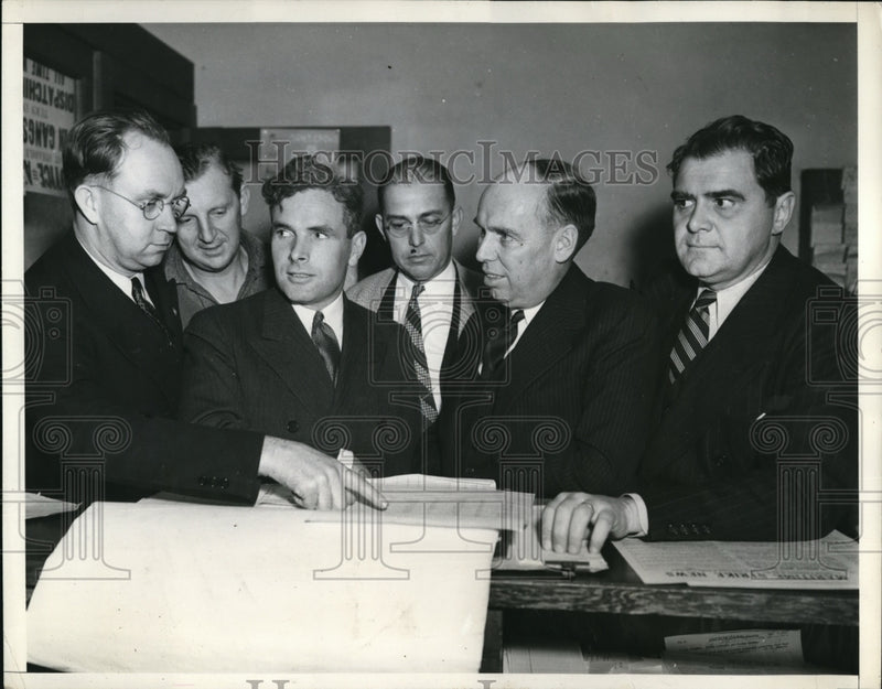 Load image into Gallery viewer, 1936 Press Photo Party of Federal Officials at International Longshoremen's Hall
