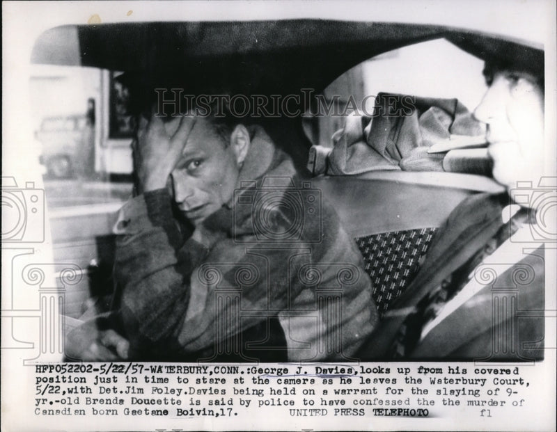 Load image into Gallery viewer, 1957 Press Photo George J. Davies, held for murder, leaving Waterbury Court
