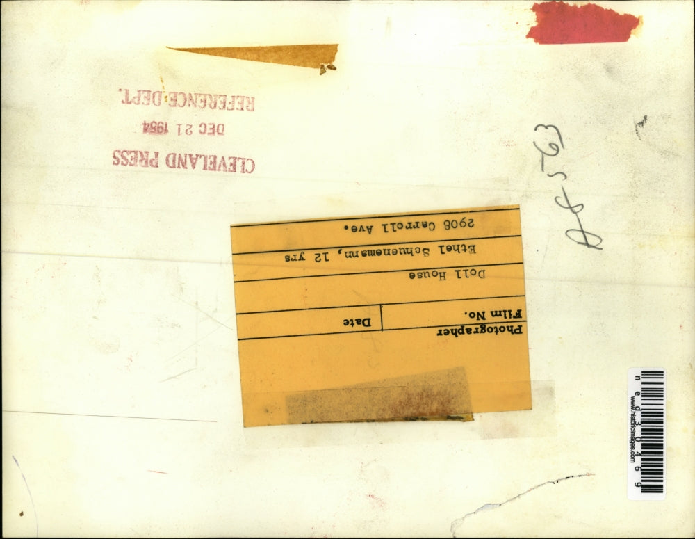 1954 Press Photo Ethel Schunemann and her Doll House