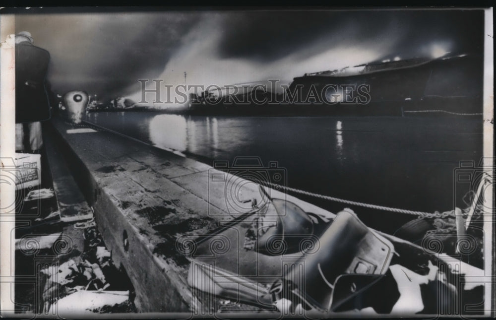 1956 Press Photo Brooklyn NY fire rages on Brooklyn waterfront pictured is