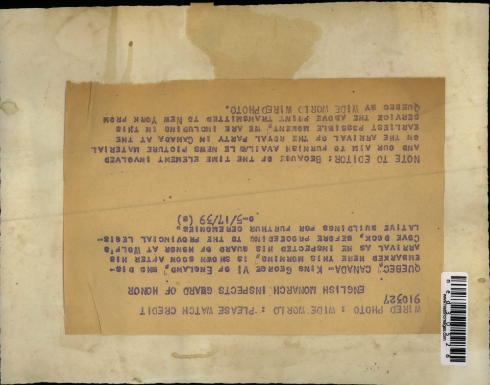 1939 Press Photo English monarch inspects guard of honor