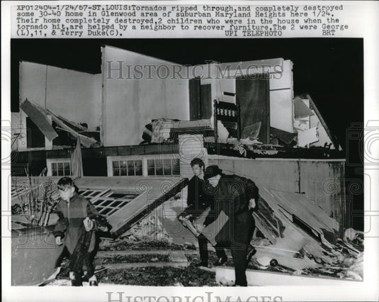 1967 Press Photo St Louis tornados ripped through and completely destroyed some