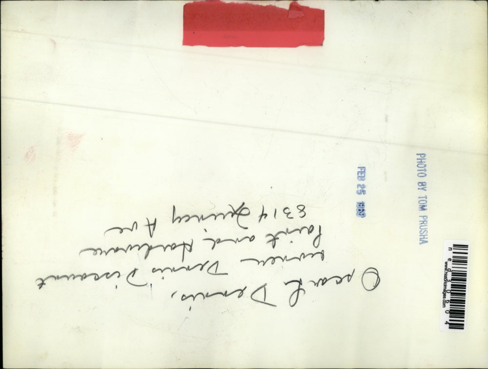 1969 Press Photo Oscar L. Dennis, owner of Dennis Discout Paint & Hardware