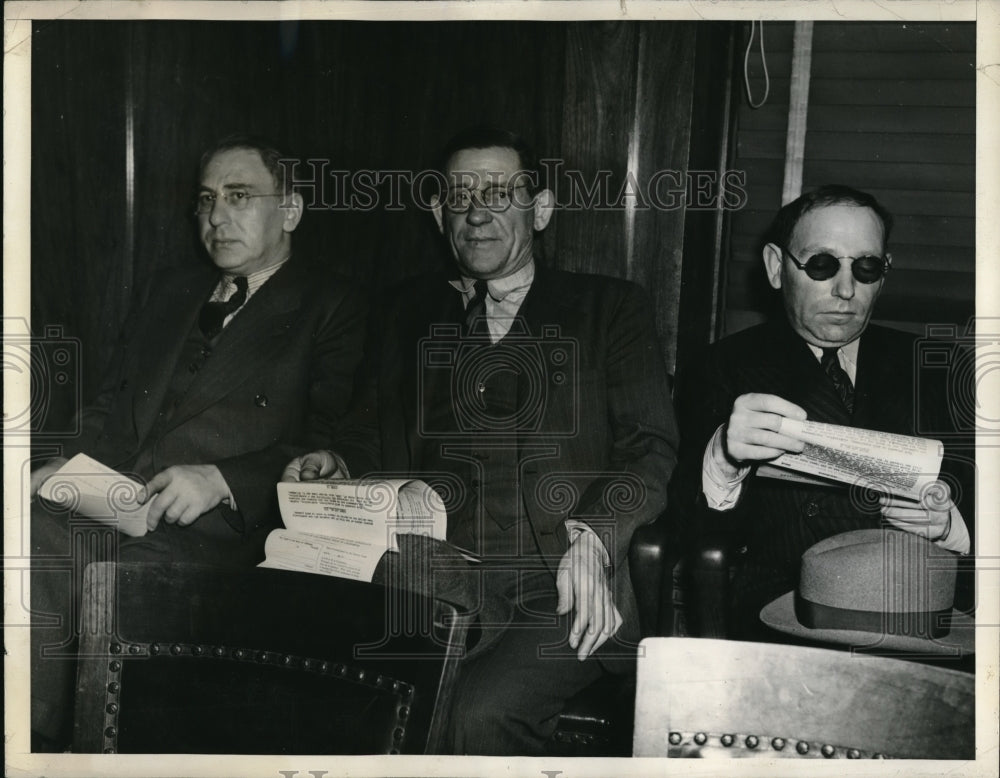 1939 Press Photo Ben Peppecorn Edward Hammer and Jack Menzo in court for counts