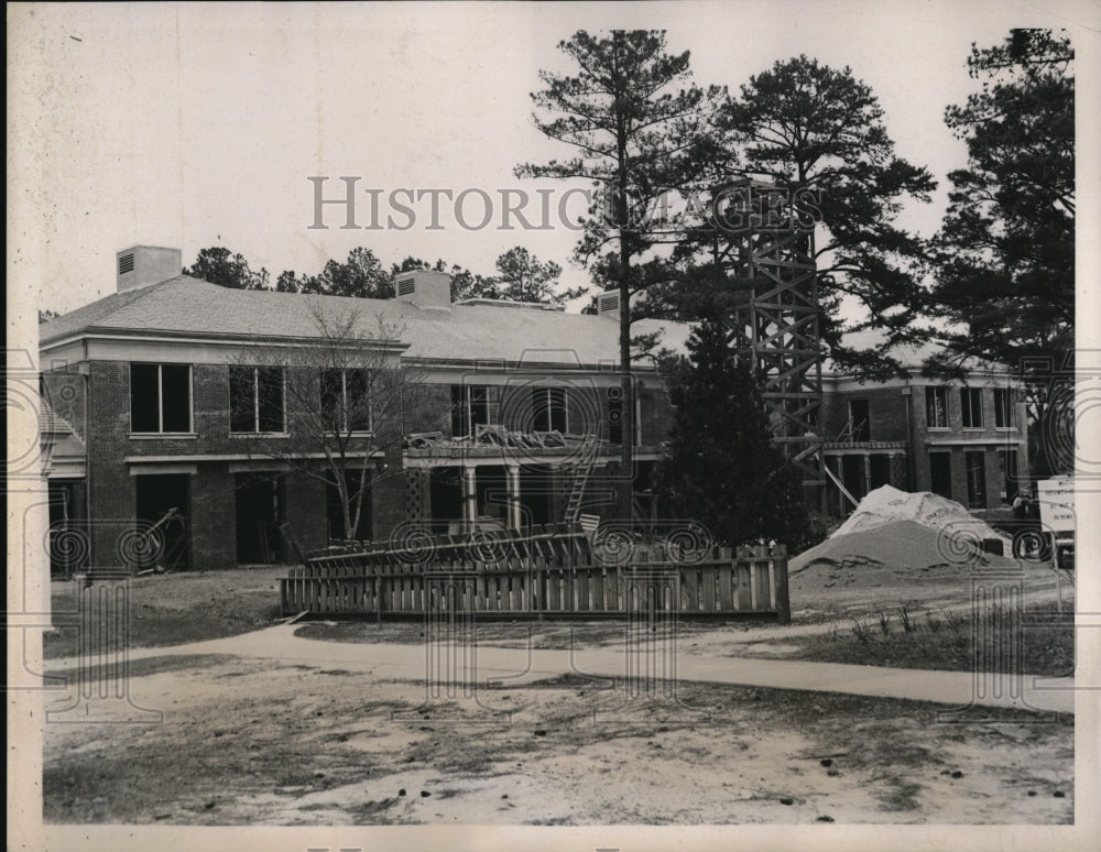 1939 Press Photo Construction of a medical building in Warm Springs.