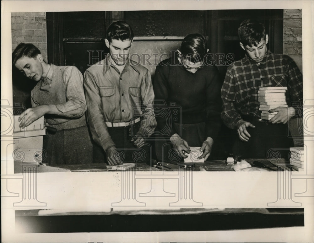 1948 Press Photo Robert Reynolds Frank Lauro Paul Gosseloin and Daniel Goodman