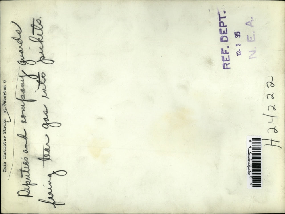 1935 Press Photo Ohio Insulator strike Baberton Ohio Deputies and company guards