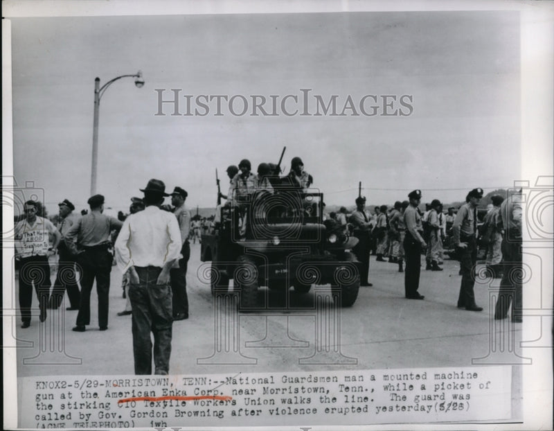 Load image into Gallery viewer, 1950 Press Photo Morristown Tenn Nationa l Guardsmen man a mounted machine gun
