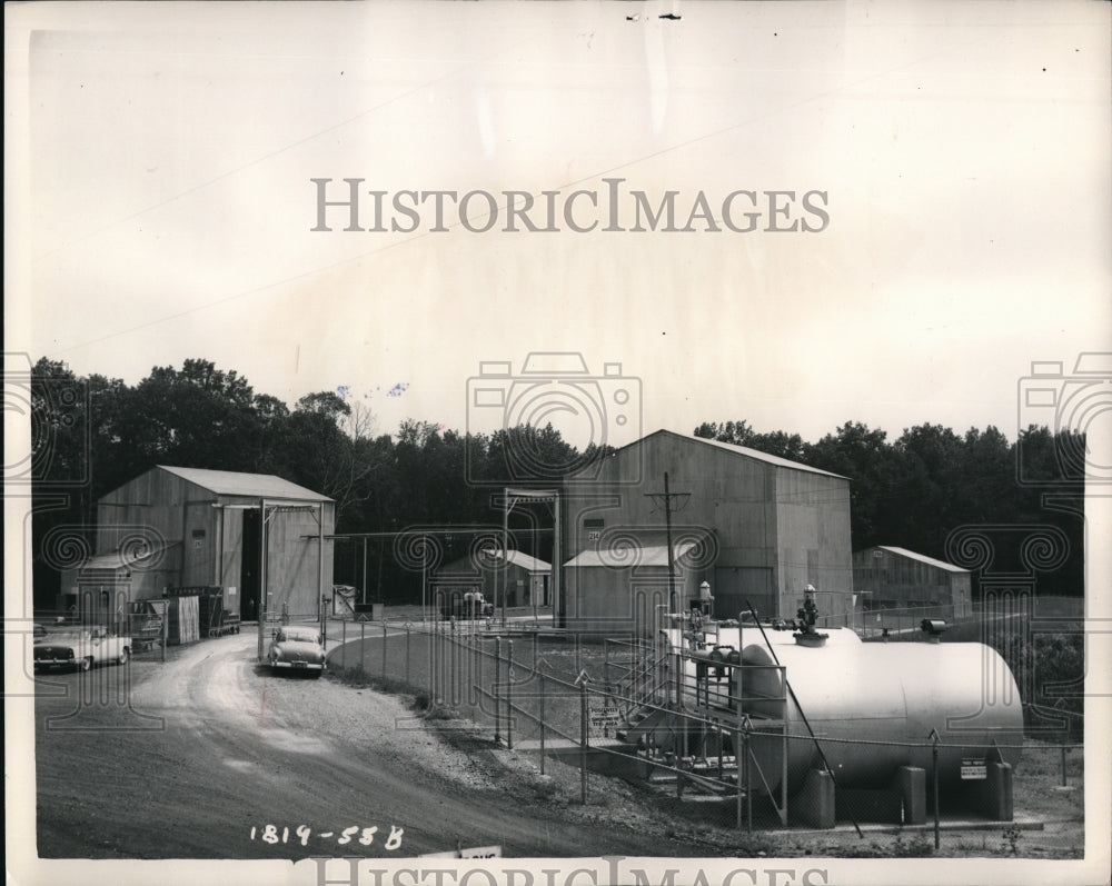 1957 Press Photo Goodyear Tire and Rubber Company carries on constant