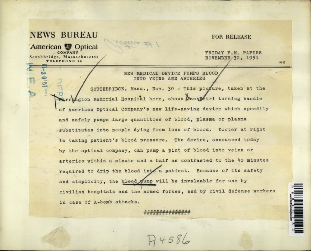 1951 Press Photo At the Harrington Memorial Hospital, John Betri turning handle