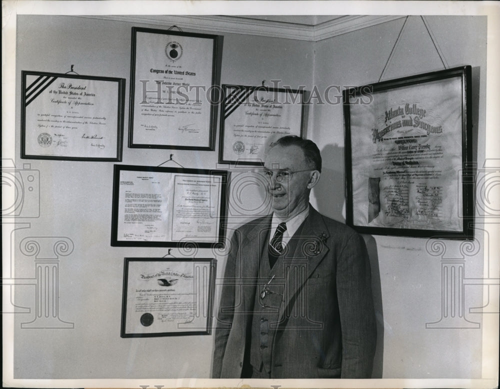 1949 Press Photo Dr. Pressly's home decorated with certificates