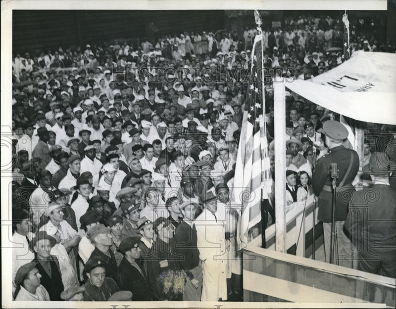 Load image into Gallery viewer, 1941 Press Photo Edmund B. Gregory Gives Speech To Armour &amp; Company Workers

