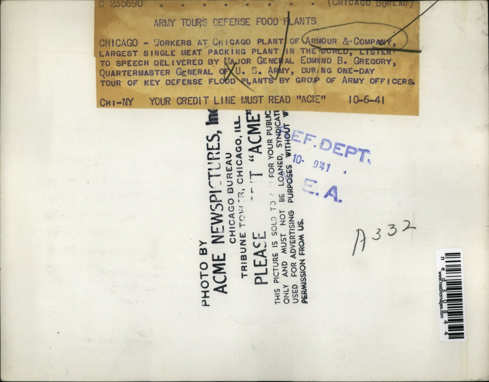 1941 Press Photo Edmund B. Gregory Gives Speech To Armour & Company Workers