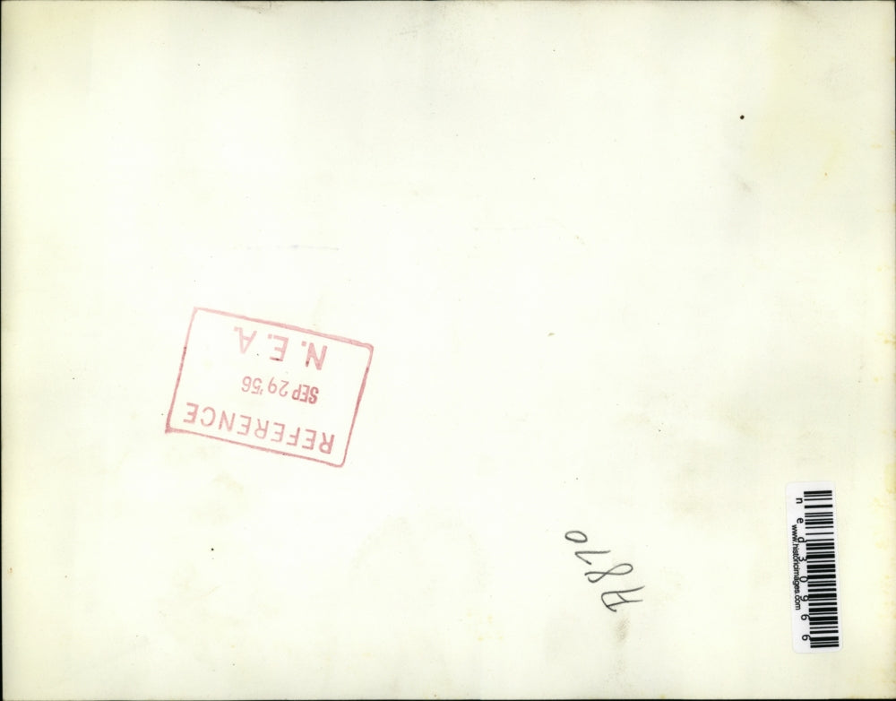 1956 Press Photo 55 Mile Per Hour North Easter Causes Boarding Up And Bracing