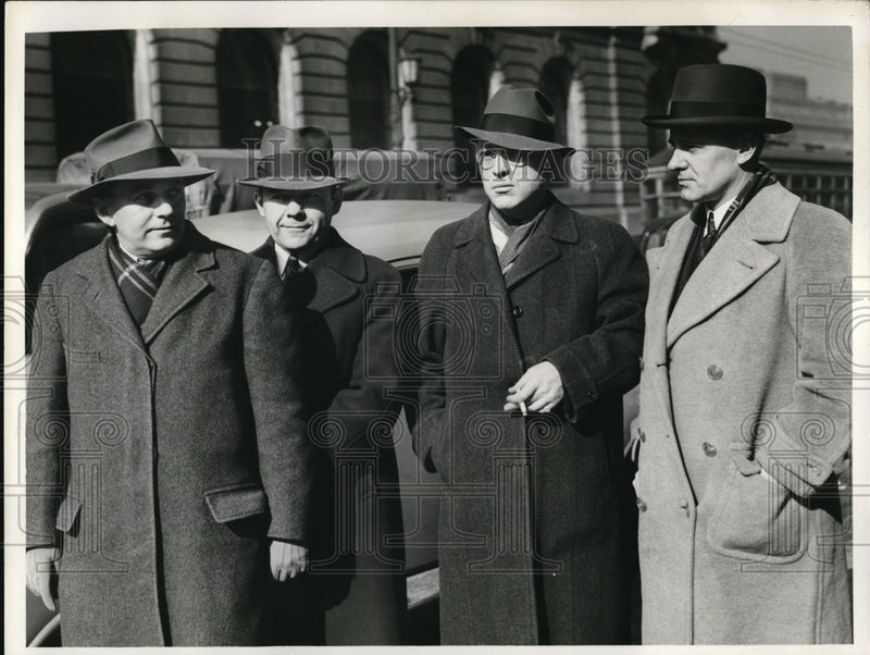 Load image into Gallery viewer, 1941 Press Photo Ian W. Drully, Mark Walhaus and Walter R.
