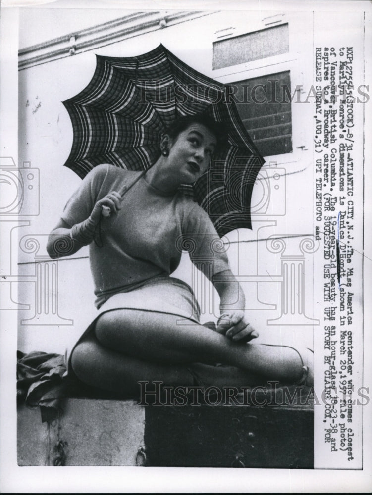 1958 Press Photo Danica D'Hondt Posing for Photo