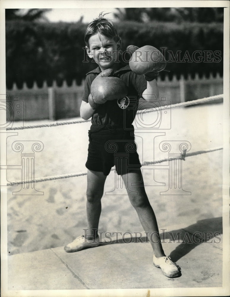 1936 Press Photo Pierre Willis, Jr. Last Year&#39;s Winner Of &quot;High Chair&quot; Boxing- Historic Images