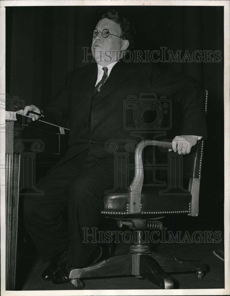 Load image into Gallery viewer, 1941 Press Photo Washington DC William H Davis vice chairman of the National
