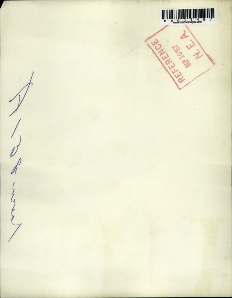 1957 Press Photo Minneapolis the body of Richard Perron lies at a stop sign