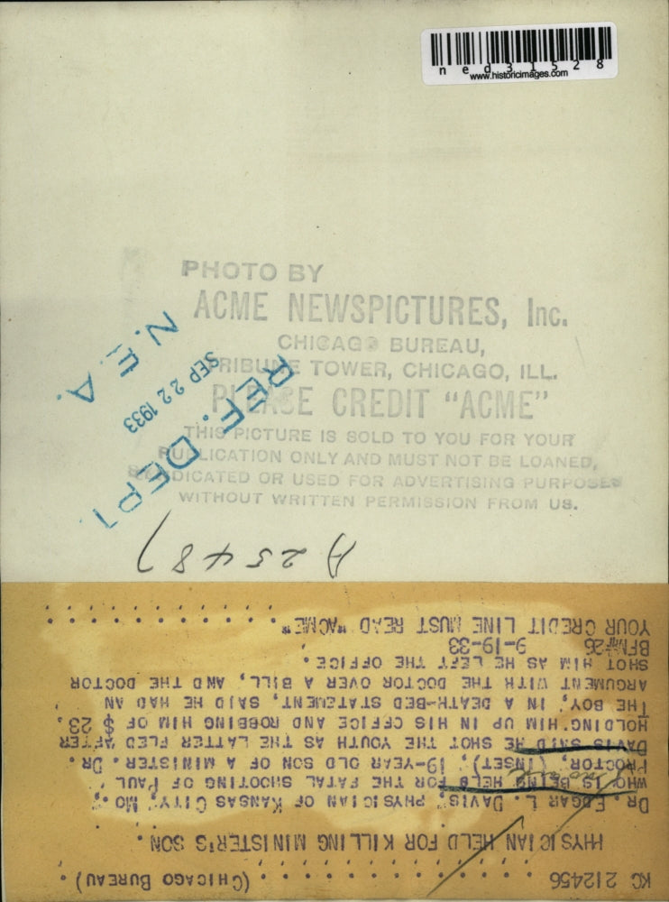 1923 Press Photo Dr Edgar Davis, Physician of Kansas City Mo is being held for