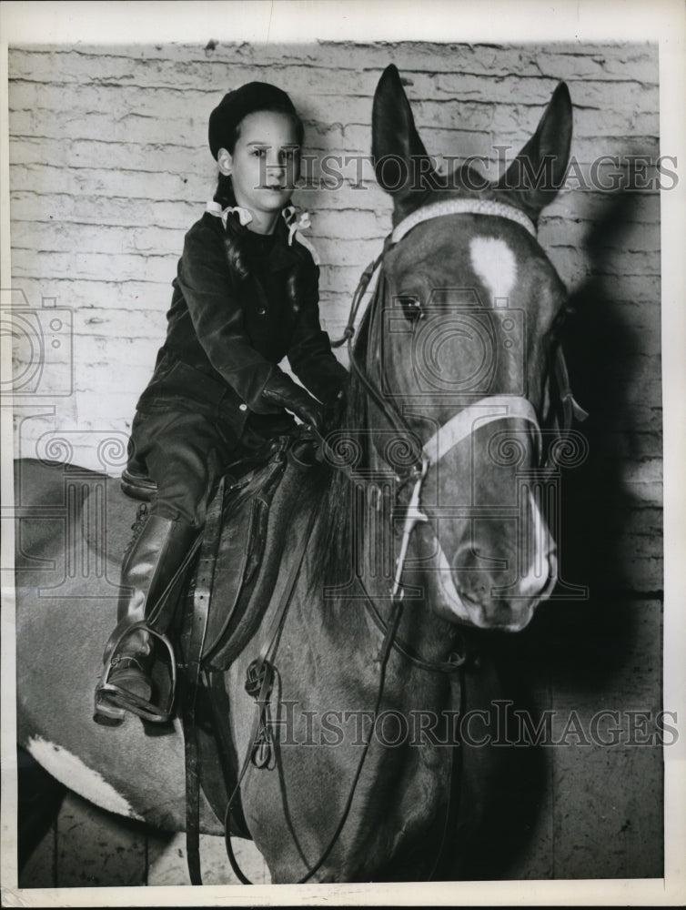 1948 Press Photo Chicago Polio Barbara Corson Horses Teman Maynard Dowell
