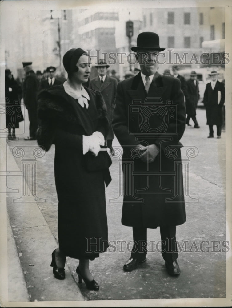 Load image into Gallery viewer, 1934 Press Photo Ex Judge Francis McQuade and his daugheter, Ellin
