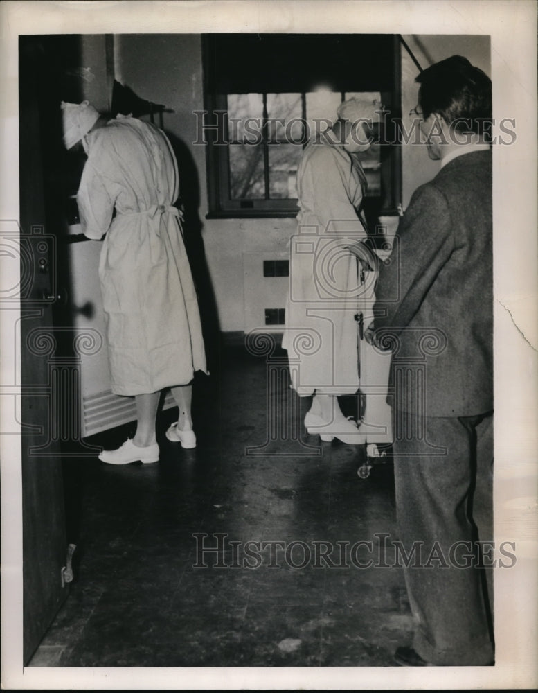 1948 Press Photo Andrew Zavada Father Of Quadruplets. Latrobe, Pa