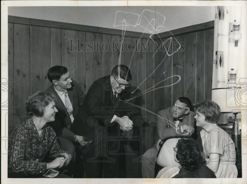 Load image into Gallery viewer, 1960 Press Photo A new treatment for charades called picture charades played
